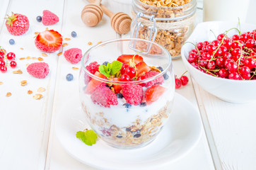 Granola with yogurt and berries
