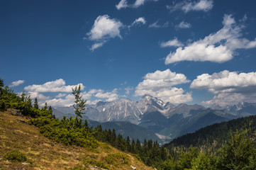 Obraz premium Beautiful landscape with high mountains
