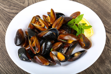 Boiled mussels