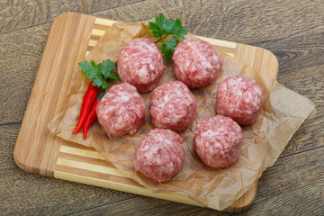 Raw meatball