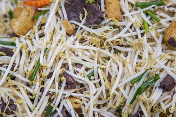 Thai fry noodles with vegetable