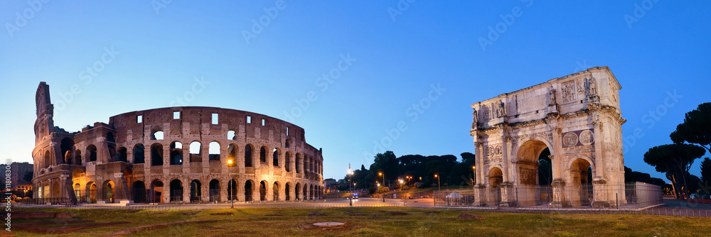 Wall mural colosseum rome night