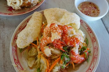 Dish of Vietnamese pomelo and shrimp salad