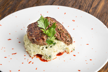 cutlets with mashed potatoes