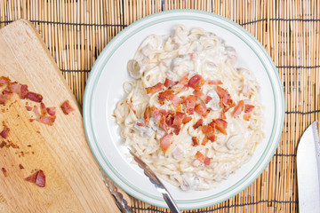 decorated Spaghetti carbonara with cryspy bacon