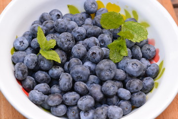 Blue berries in a bowl