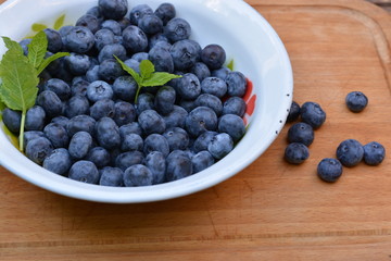 Blue berries in a bowl