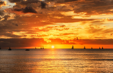 Fototapeta na wymiar Sunset on Hawaii Island of Oahu