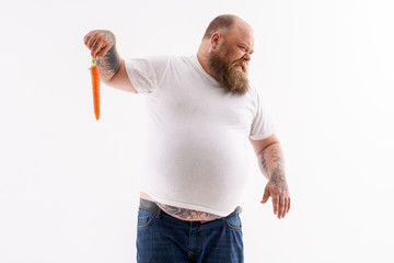 Man does not like carrot