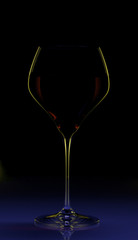 Red wine/A glass of red wine with a yellow outline.