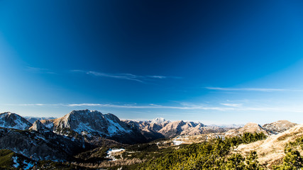 Fototapeta na wymiar winter day in the italian alps