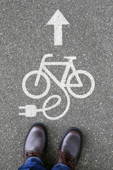Mann Mensch E-Bike Ebike E Bike Pedelec Elektro Fahrrad fahren U