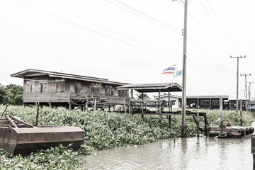 Obraz premium House in Chao Phraya River Thailand