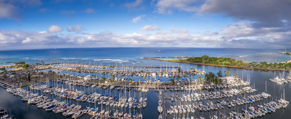 Obraz na płótnie Canvas Panoramic view of the Ala Wai Boat Harbor and Magic Island Lagoon in Honolulu, Hawaii 