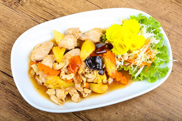 Chicken with pineapple and cahew nuts