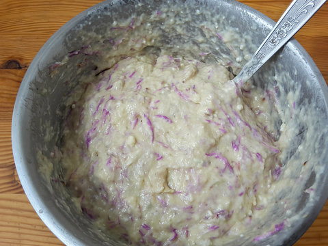 Cooking knapweed cake with quail egg, weed and flax seeds