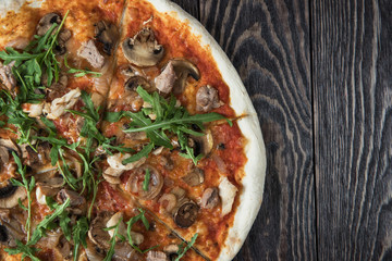 Pizza with chicken and mushrooms