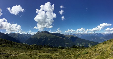 Wolken &uuml;ber den Bergen