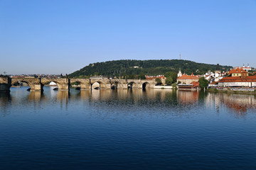 Obraz premium Charles Bridge over the Vltava River in Prague