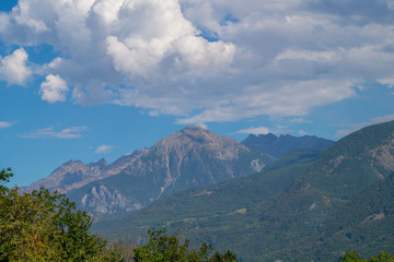 Panoramica montagna, lanscape, montagne in estate, cime, alpi italiano