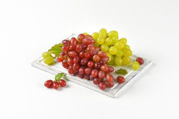 red and white grapes