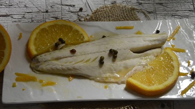 Dicentrarchus labrax Sea bass with orange Lubina con naranja Branzino all'arancia Seebarsch mit orange