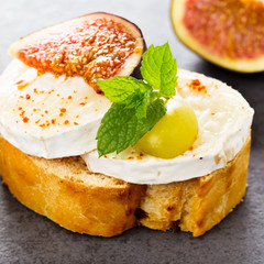 Baguette mit Ziegenkäse - Baguette with goat cheese