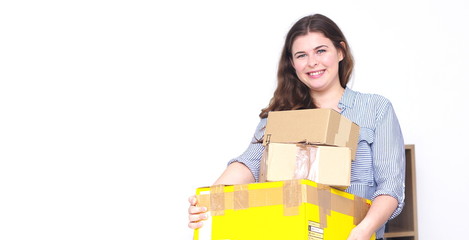 Frau mit Paket, online shopping