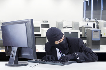Thief steals data in the office