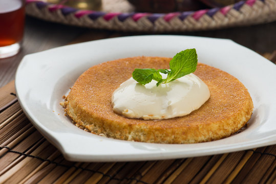 kunafa, traditional arab dessert similar with cheese cake