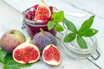 Good Morning, Healthy Breakfast: Homemade fruit jam with figs and currants :)