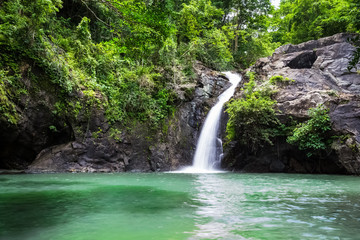 Fototapeta na wymiar scenic at Jedkot waterfall in Thailand