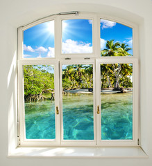 Entspannung, Glück, Freude: Traum vom Leben am Meer: Blick aus dem Fenster auf karibischen Traumstrand :)