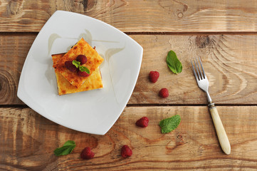 cottage cheese casserole with raisins and raspberries