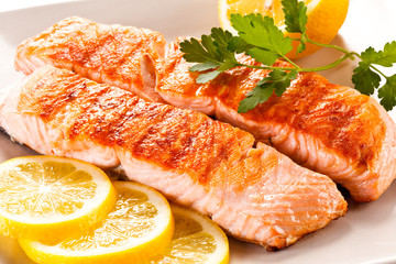 Grilled salmon and vegetables