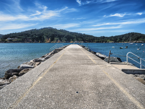 Muelle y puerto en Espasante Galicia Espa&ntilde;a