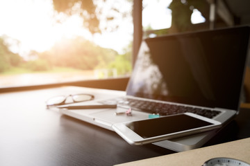 Fototapeta premium outdoor office desk at early morning
