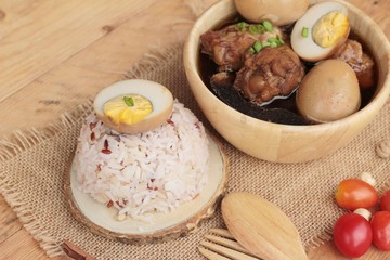 Stewed eggs with chicken chinese food delicious.