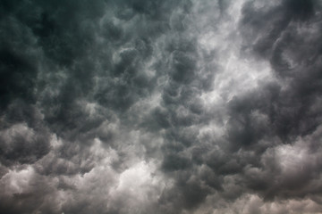 Obraz premium Dark storm clouds in sky nature background