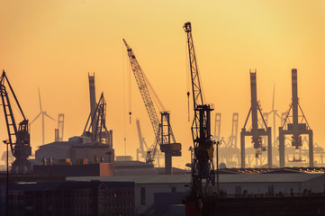 Obraz premium Port of Hamburg on the river Elbe in Germany