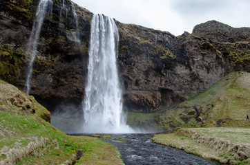 Fototapeta na wymiar Seljalandsfoss, Wasserfall in Südisland 