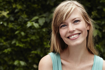 Naklejka premium Portrait of pretty woman with blond hair