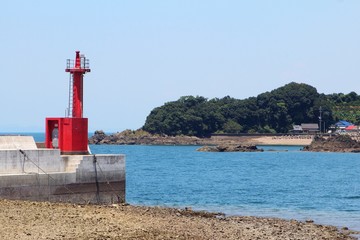 合串港防波堤灯台