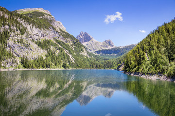 Fototapeta na wymiar Mountain lake in the alps near Berchtesgaden, Salzburg, Austria