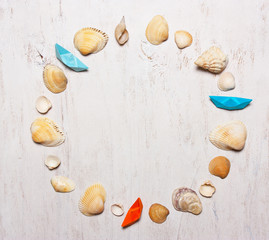 Obraz premium pattern, composition of shells on a white background, top view.