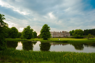 Fototapeta premium Castle and lake