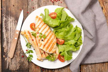 griled chicken breast and salad