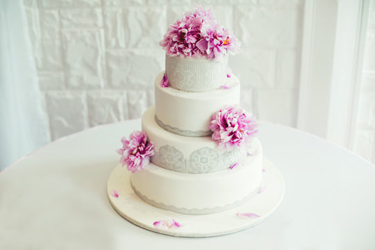 wedding cake. Wedding details