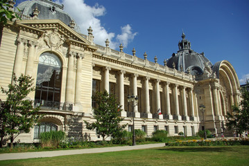 Obraz premium Façade du Petit Palais à Paris, France