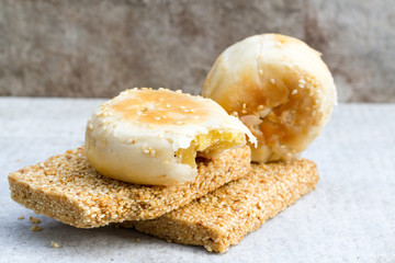 candies made of sesame and chinese cake